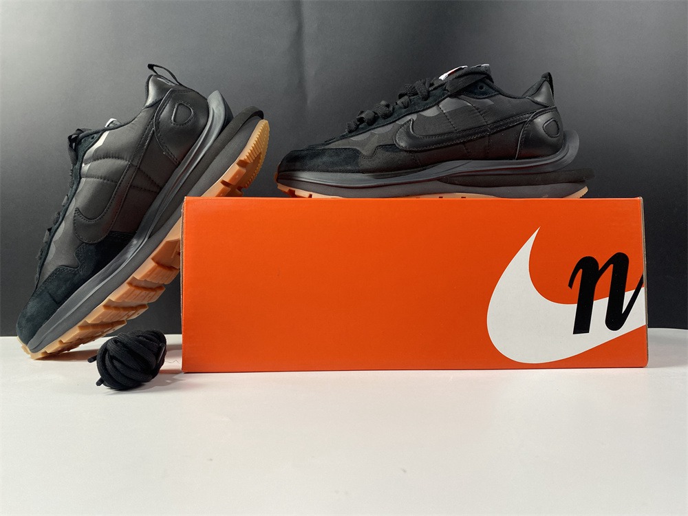 Sacai x Nike VaporWaffle DD1875-001